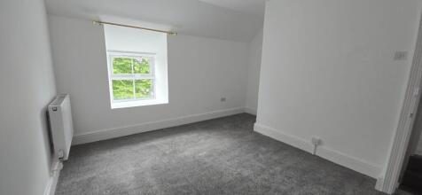 Bed 1.jpg