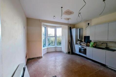 WhatsApp Image 2025-10-17 at 11.27.43_cbaea2fc.jpg