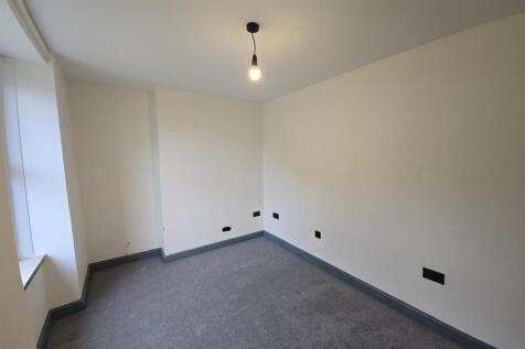 WhatsApp Image 2025-11-11 at 14.00.03_b73c26b9.jpg