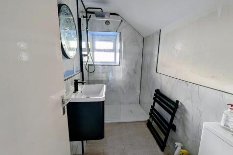 WhatsApp Image 2025-10-17 at 13.54.15_1cf71f52.jpg