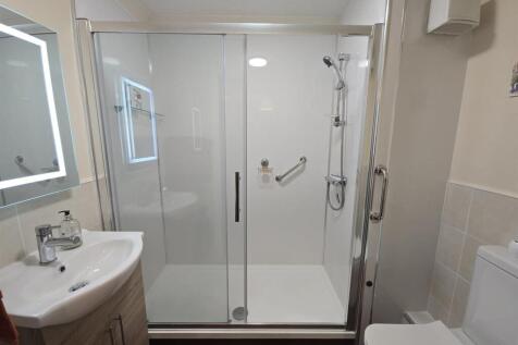 WhatsApp Image 2025-10-08 at 18.35.24_4811d288.jpg