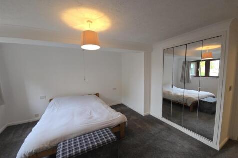 WhatsApp Image 2025-10-08 at 18.35.22_2da255df.jpg