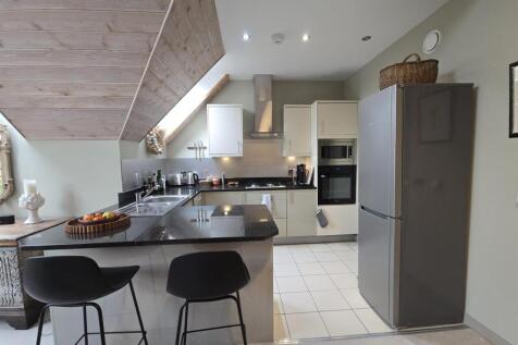 WhatsApp Image 2025-10-27 at 22.57.12_da44e9bf.jpg