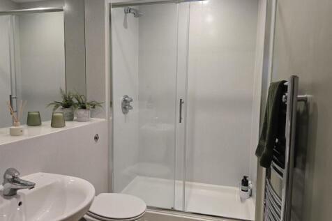 WhatsApp Image 2025-10-27 at 22.57.13_7f64b537.jpg