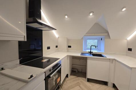 WhatsApp Image 2025-11-11 at 14.00.06_66e093ff.jpg