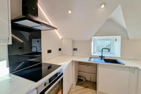 WhatsApp Image 2025-11-21 at 14.59.21_72685606.jpg