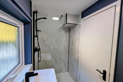 WhatsApp Image 2025-11-21 at 15.01.45_cf526be0.jpg