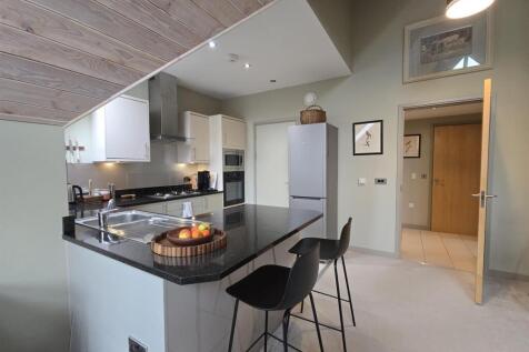 WhatsApp Image 2025-10-27 at 22.57.12_e405effa.jpg