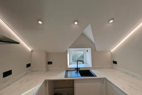 WhatsApp Image 2025-11-21 at 14.59.08_26dc90bc.jpg