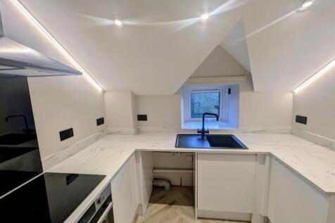 WhatsApp Image 2025-11-27 at 15.57.34_9cd63308.jpg