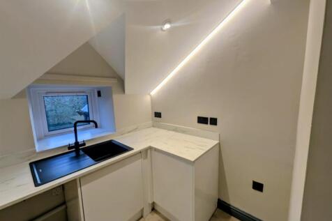 WhatsApp Image 2025-11-27 at 15.57.44_8b8b17b8.jpg