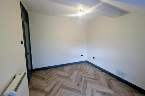 WhatsApp Image 2025-11-27 at 15.58.55_e6053ee4.jpg