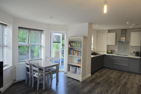 WhatsApp Image 2025-12-11 at 15.21.12_88708326.jpg