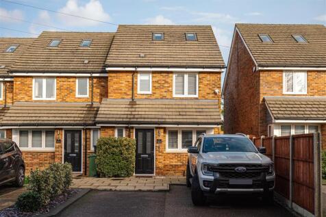 4 Tulyar Mews, Nork Gardens, Banstead (26).jpg