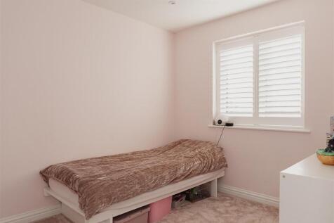 4 Tulyar Mews, Nork Gardens, Banstead (6).jpg