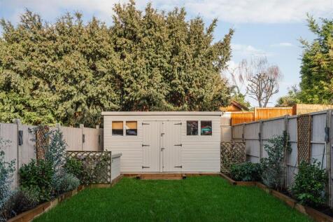 4 Tulyar Mews, Nork Gardens, Banstead (22).jpg
