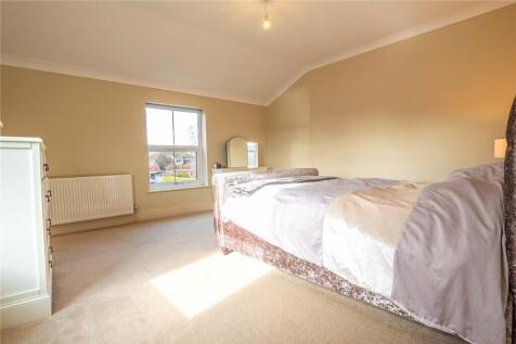 Bedroom 1 - 3