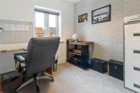 Bedroom 5/Office