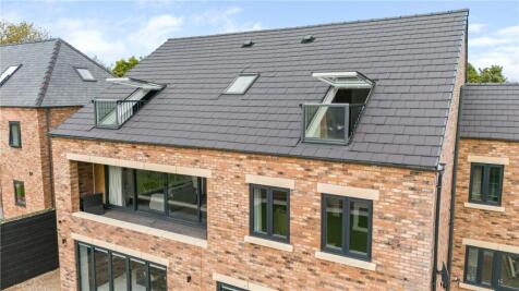 Balcony&#39;s To Rear
