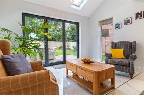 Dining/Sitting Area