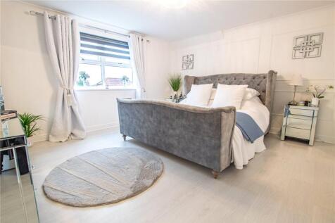 Bedroom 1 - 1