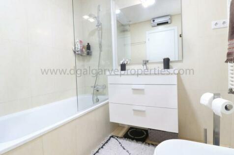 ensuite_bathroom1