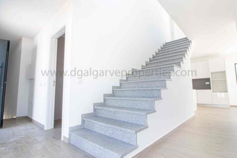 stairs_entrance