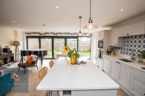 Open Plan Living/Dining/Kitchen