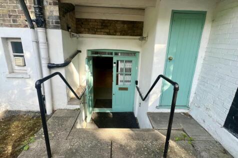 Independent Entrance.jpg
