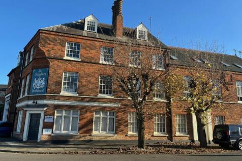 15 The Broadway2.jpg