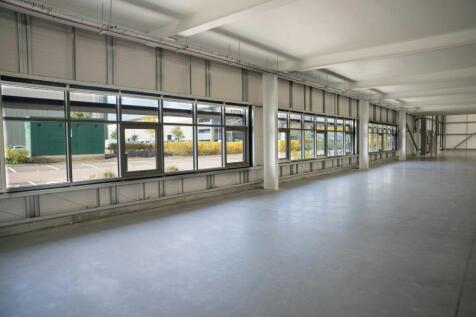 Tritax Unit 2 Symmetry Park Aston Clinton 281025 16.jpg