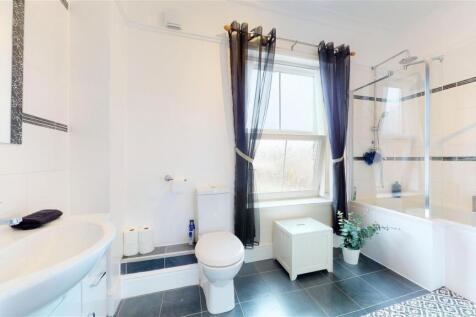 En Suite Bathroom