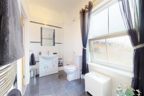 En Suite Bathroom