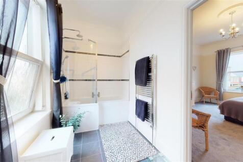 En Suite Bathroom
