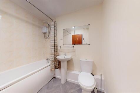 40 Campbell bathroom - 8.jpg