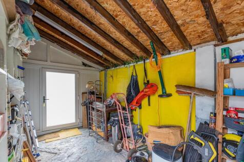 Store/Garage