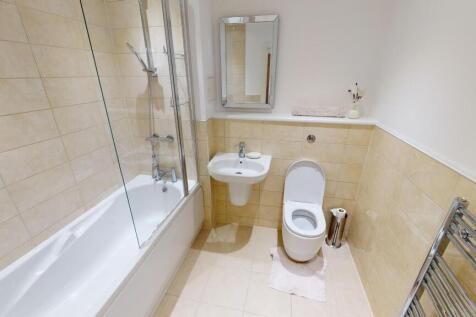 Main Bathroom.jpg