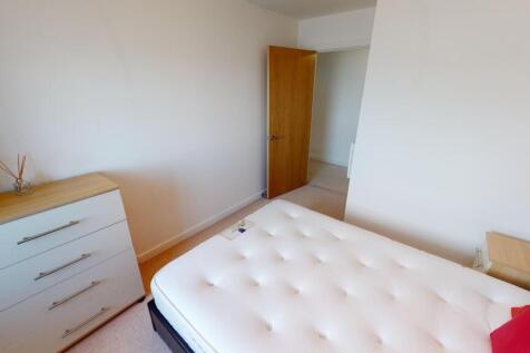 Second Bedroom (2).jpg