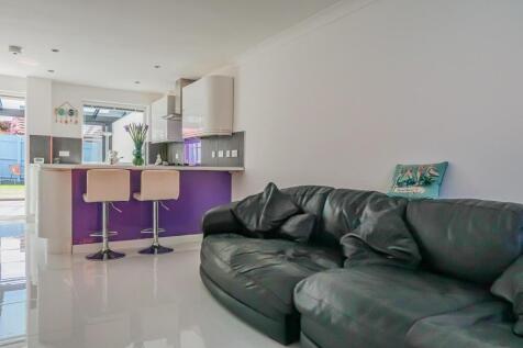 Lounge Kitchen