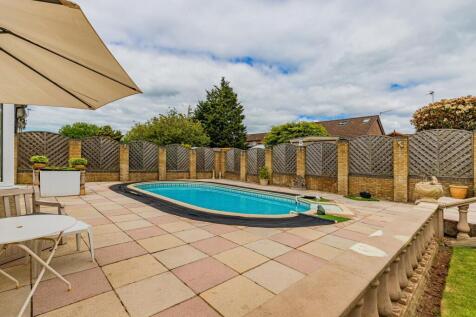 Wimbourne Crescent 14-6.jpg
