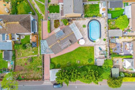 Wimbourne Crescent 14 Drone-3.jpg