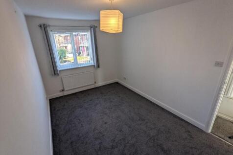 Bedroom One (2).jpg