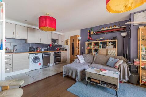 Lounge Kitchen