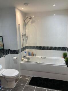 Bathroom(2).jpg