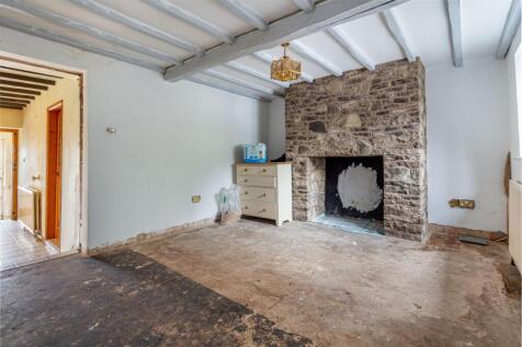 Dinig-Room-2.jpg
