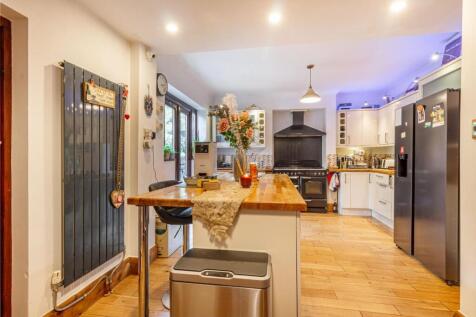 Kitchen-2.jpg