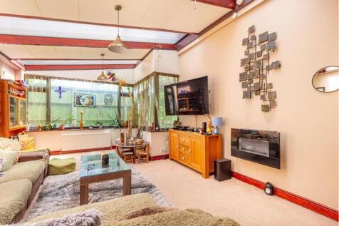 Living-Room-4.jpg