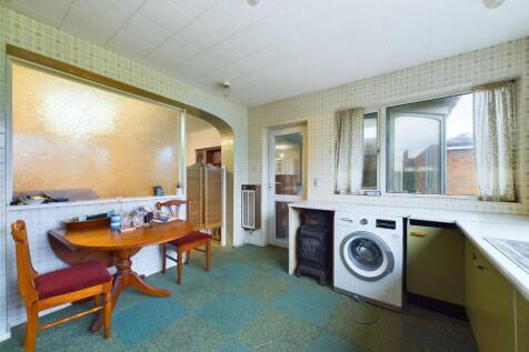 CAM04106G0-PR0067-STILL025.jpg