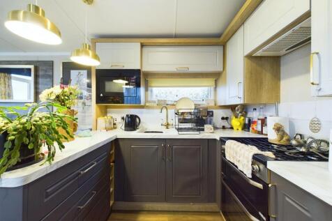 KITCHEN (LODGE)
