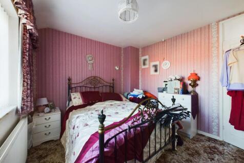 CAM04106G0-PR0091-STILL014.jpg